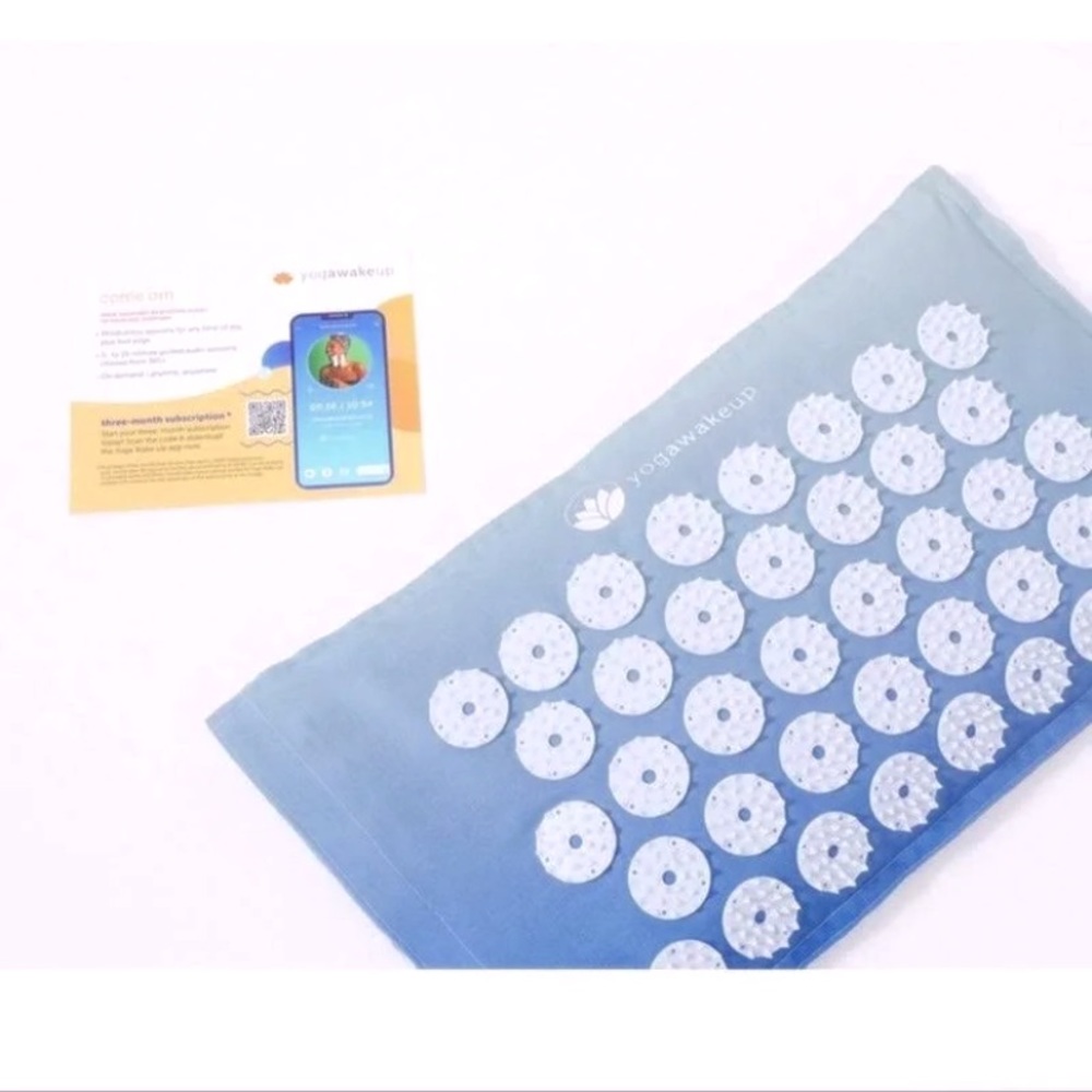 Yogawakeup Acupressure Pillow
